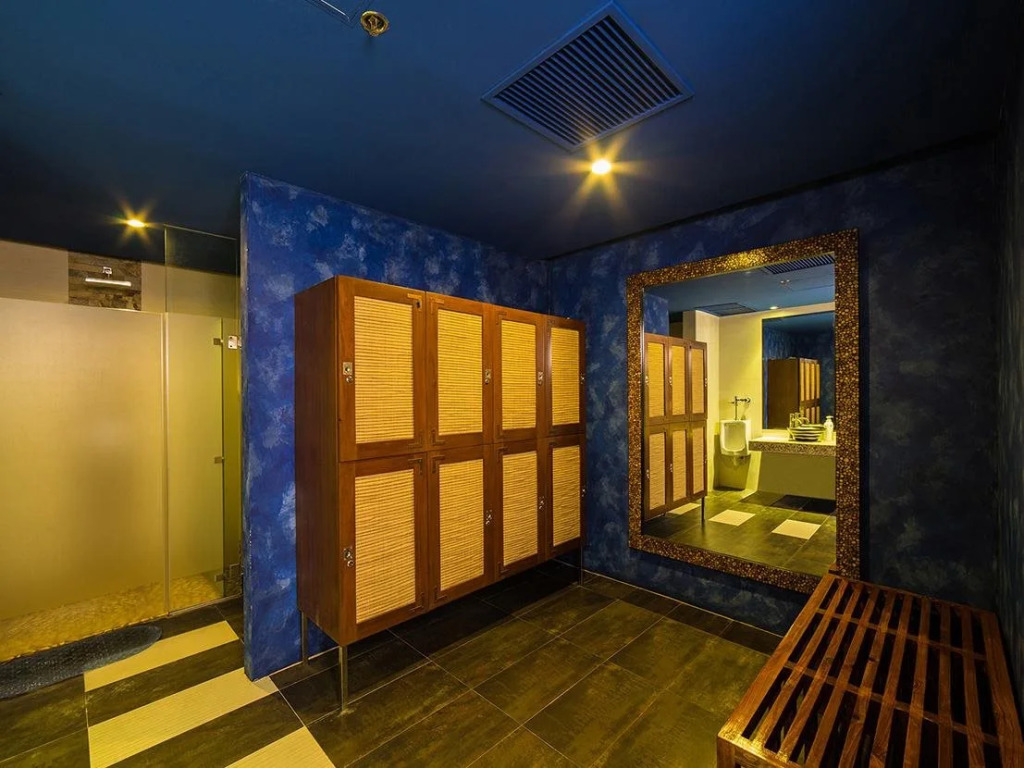 OYO 1235 Palette Torre Venezia Suites