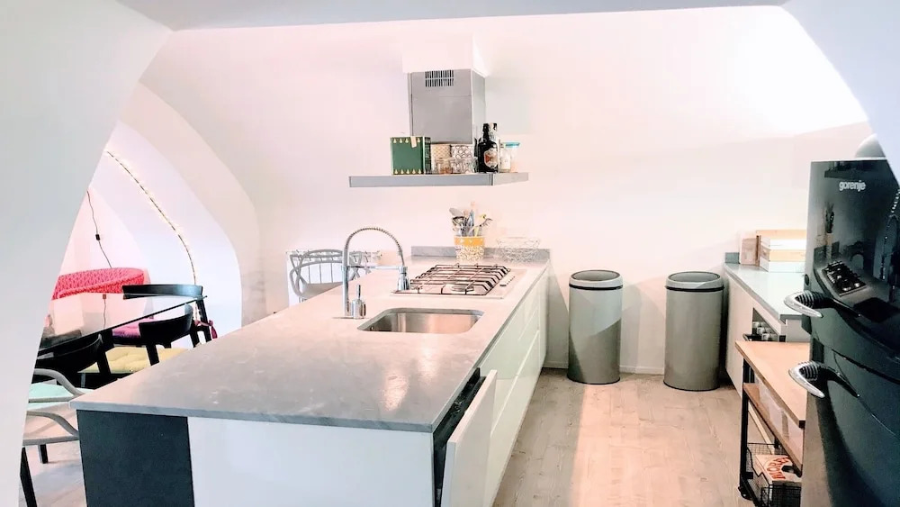 Luxury Silvignano Poolside Villa, Spoleto 8 km, Rome 1 Hr