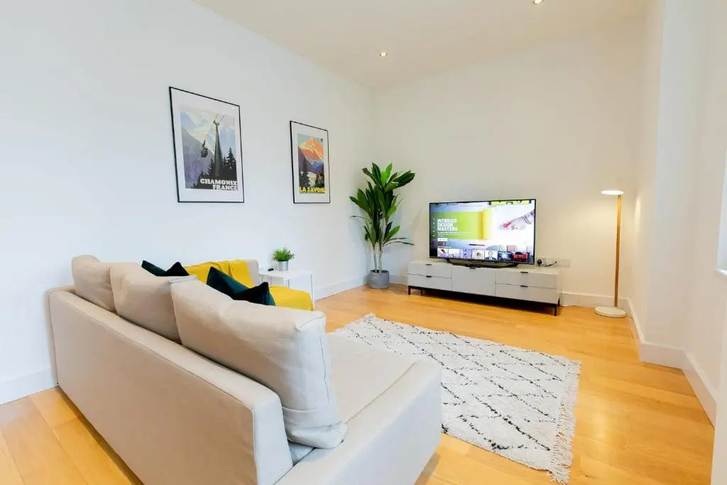 Modern and Spacious 1 Bed Apartment City Centre