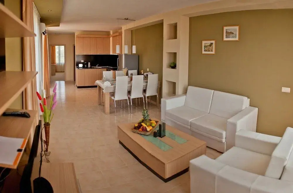 Green Life Beach Resort Apartment