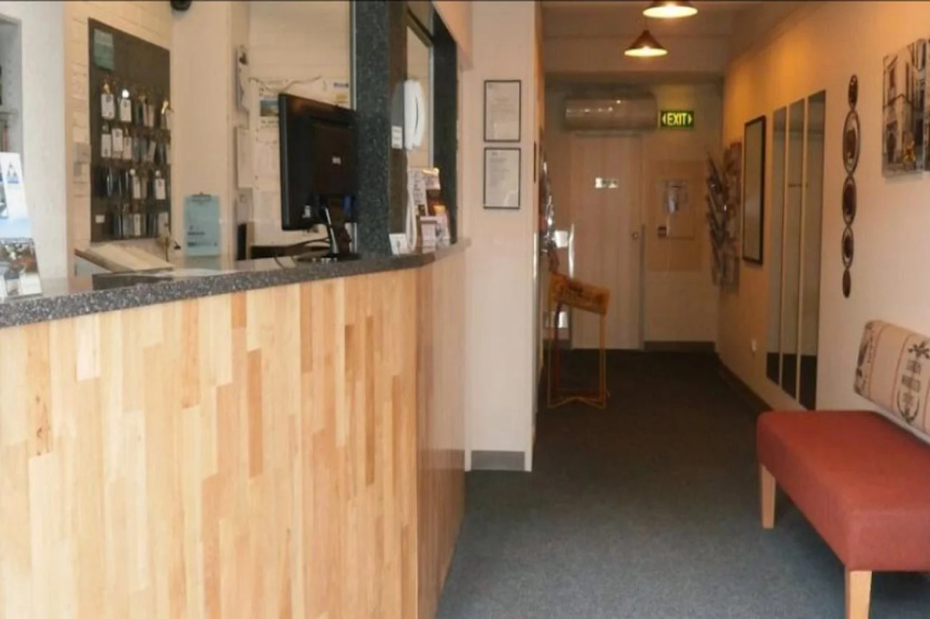 Adina Place Motel Apartments