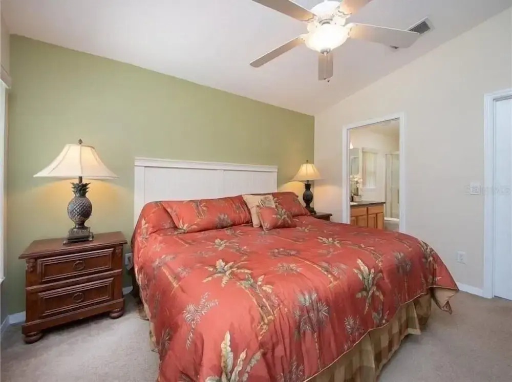 Westerly facing private pool and spa home over looking nature conservation area - 520
