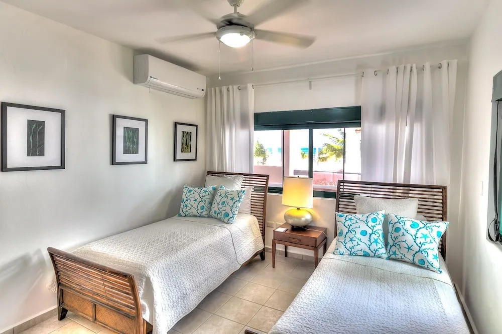 Oceanfront Apartment With Beach Views and Large Balcony