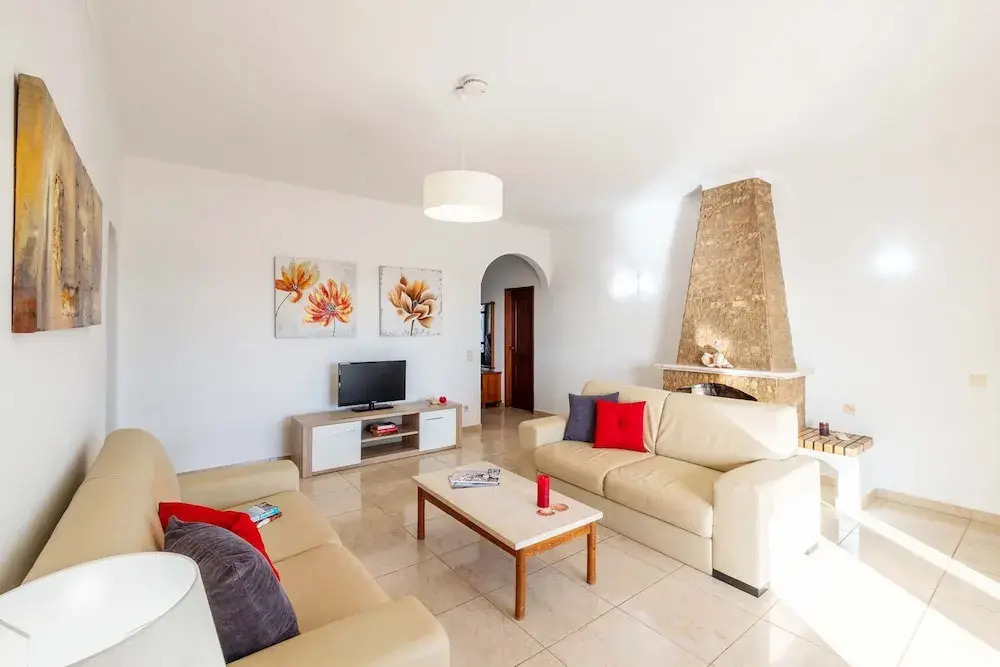 Villa Saint John - com piscina aquecível e vista mar em Albufeira