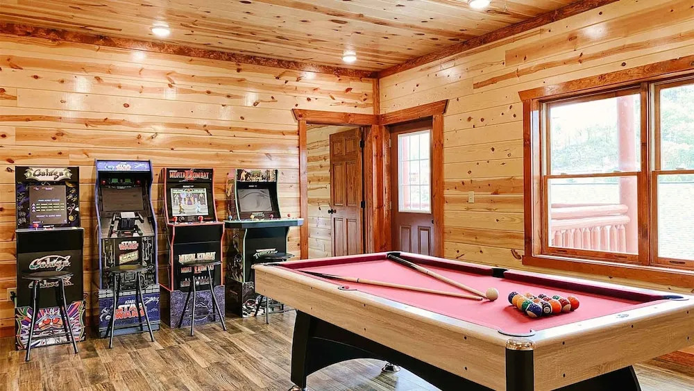 Modern Luxury w Pool Theater Hot Tub Ent Room