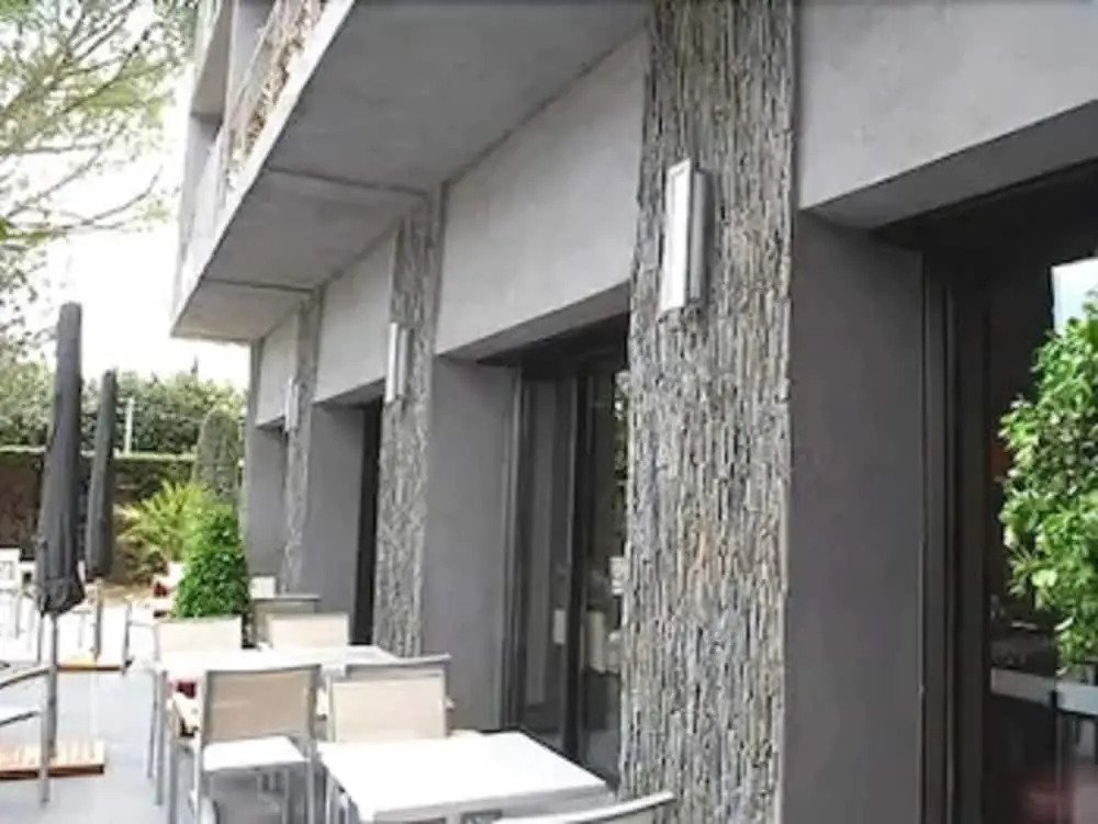 Le Safari Hotel Restaurant