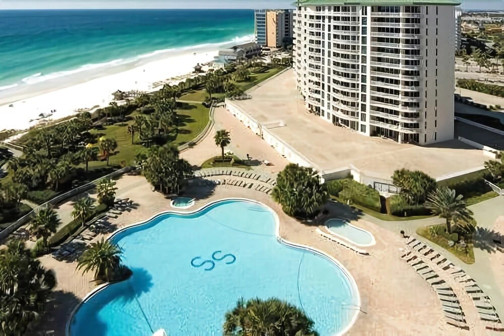 The Crown 3 Bedrooms 3 Bathrooms Condo