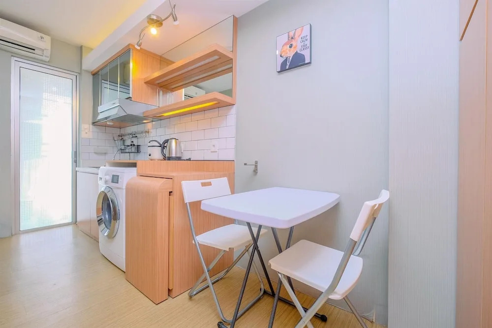 Big And Cozy 1Br Bassura City Apartment Near Mall