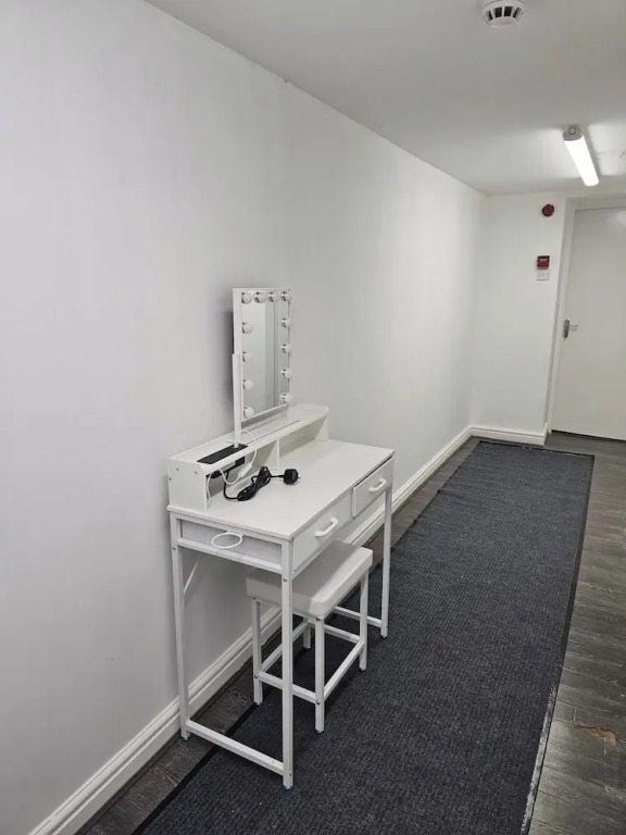 Basement Apartment Near City Centre