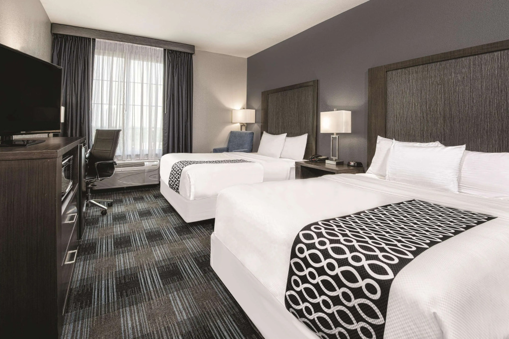 La Quinta by Wyndham Victoria - South