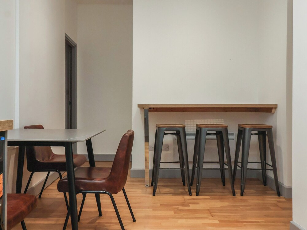 Apartment 10
