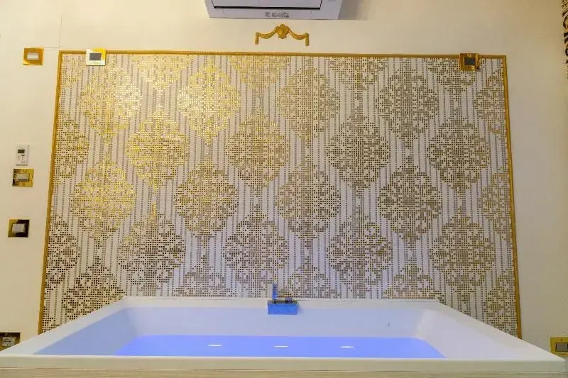 Leucosya Luxury Rooms