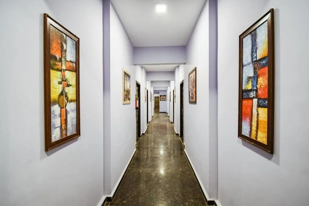 Hotel Golden - I
