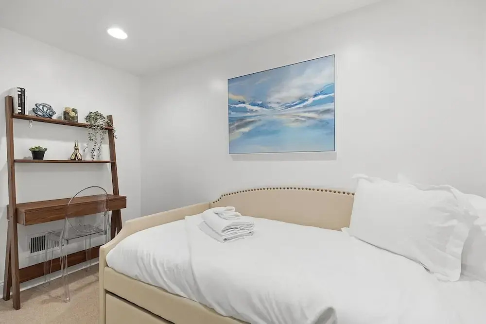 Sweet 2-br Retreat By Capitol Hill