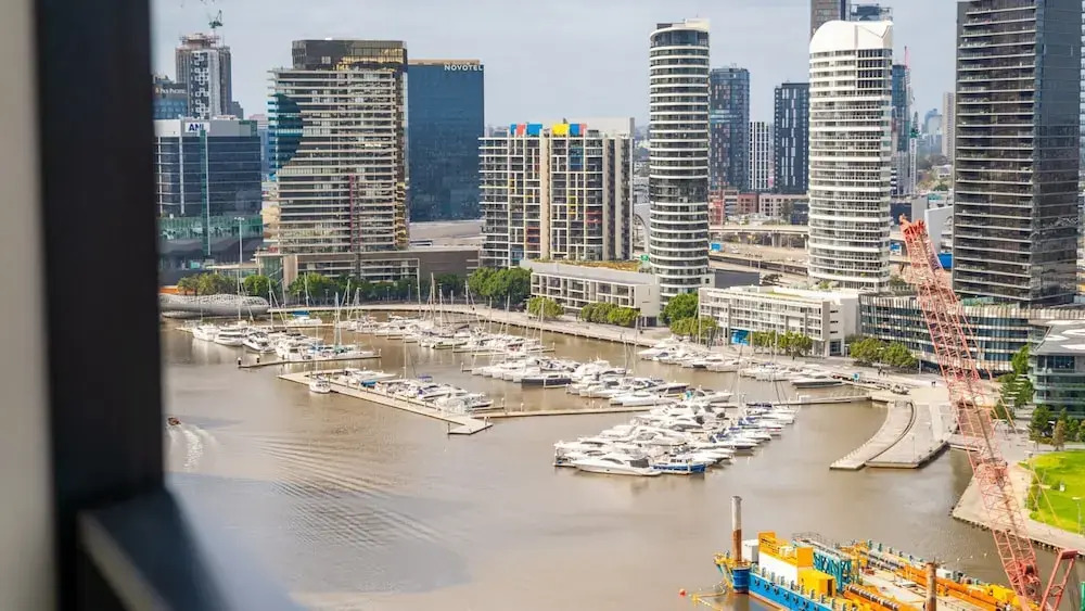 2-bed With Harbour Views & Outstanding Amenities