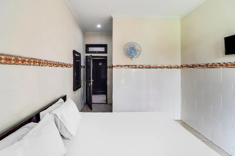 OYO 91567 Hotel Adi Guna