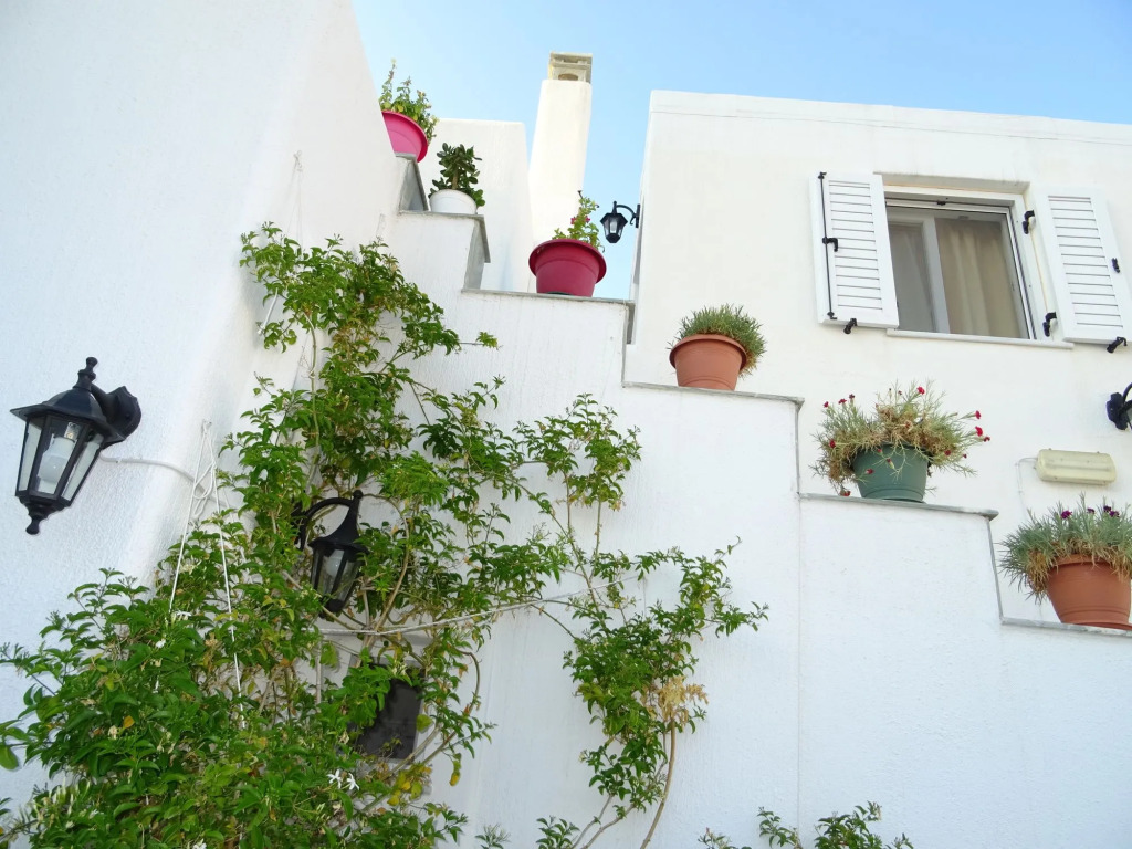 Kontaratos Studios & Apartments