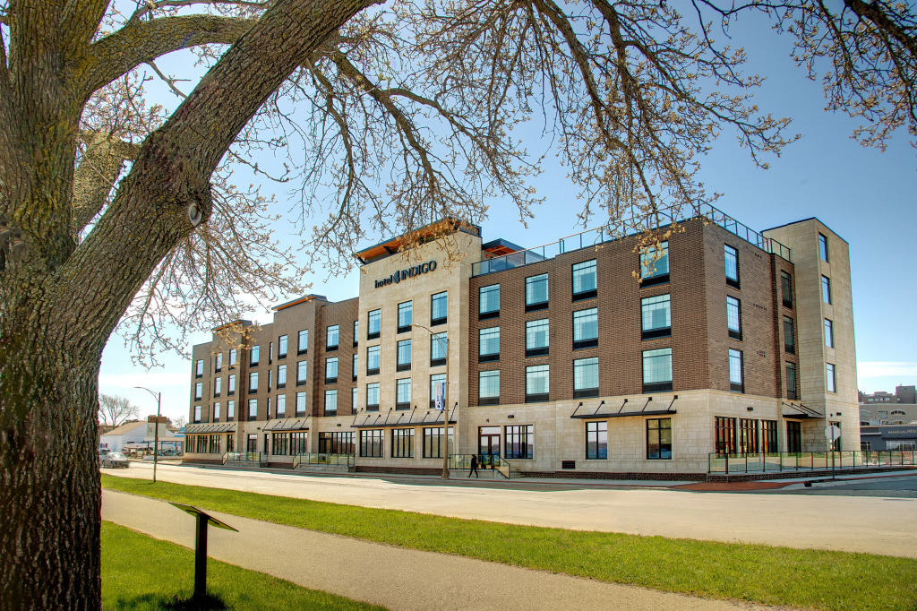 Hotel Indigo Traverse City by IHG
