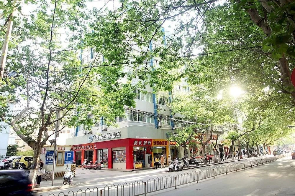 Kunming Lang Mei Youth Hotel