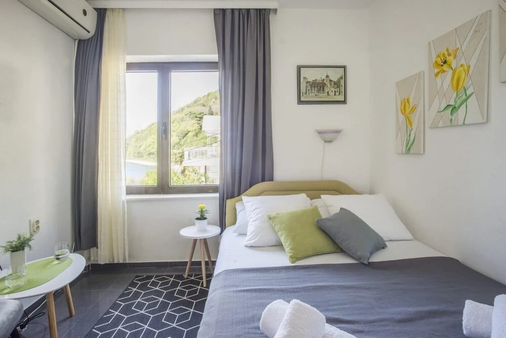 Great Studio Flat With View Near Beach in Tivat
