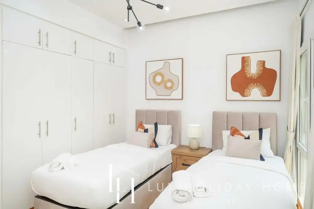 LUX The Meadows 5 Bed Villa
