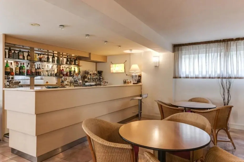 HOTEL AMBRA - Fronte Mare - Vicinissimi al Centro