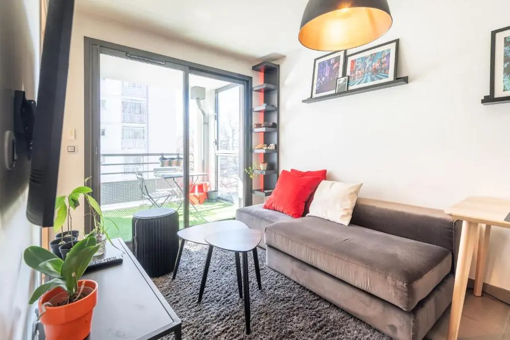 Apartment for 2 600 meters from the lake
