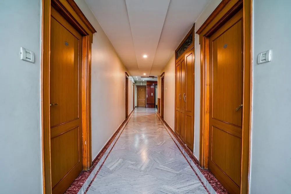 OYO 18396 Hotel Tara International