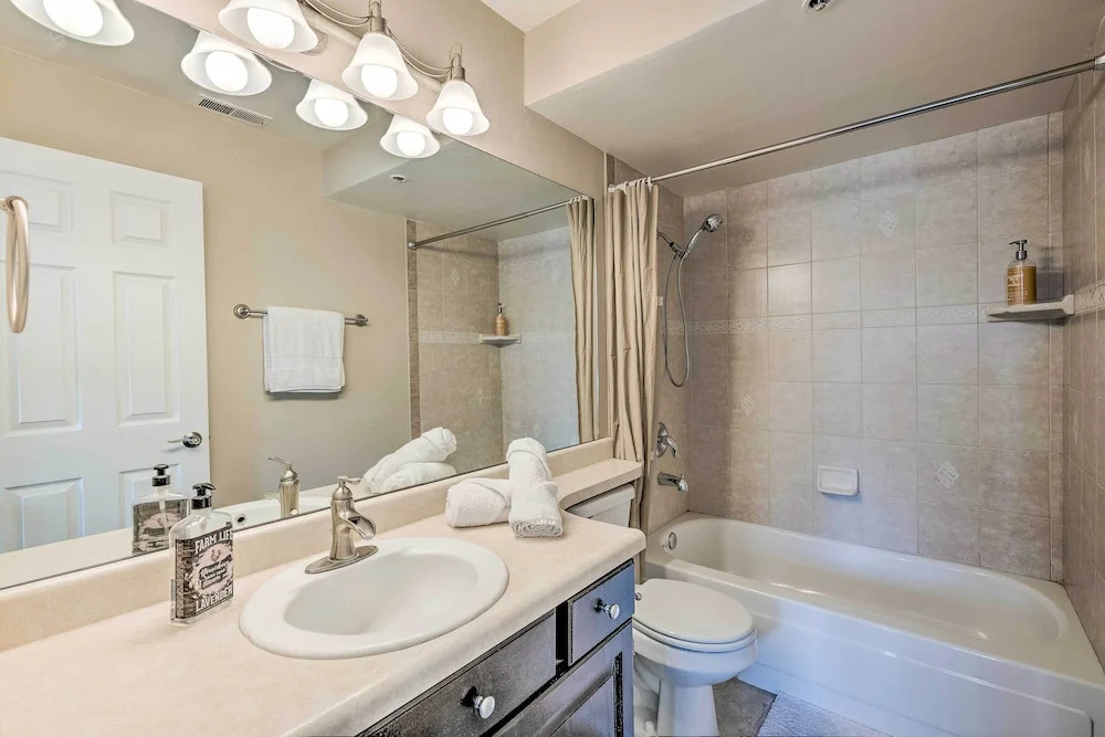 Walkable Park City Condo w/ Pool & Hot Tub!