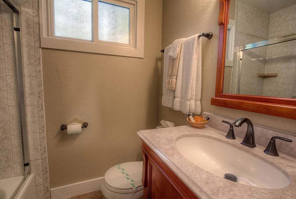 Fernandez Hideaway by Lake Tahoe Accommodations