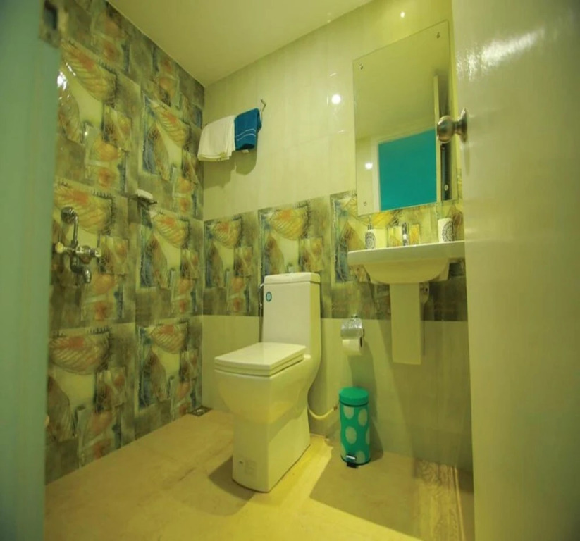 India Vacationz Houseboat