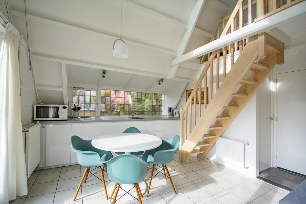 Radiant Seaside Holiday Home