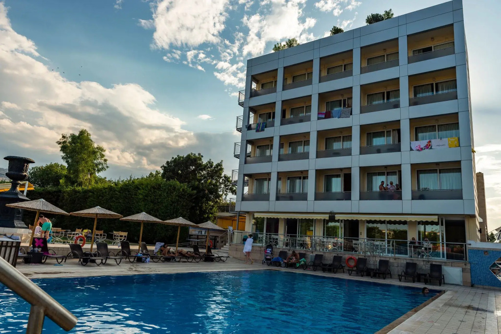 Dolphin Resort & Conference
