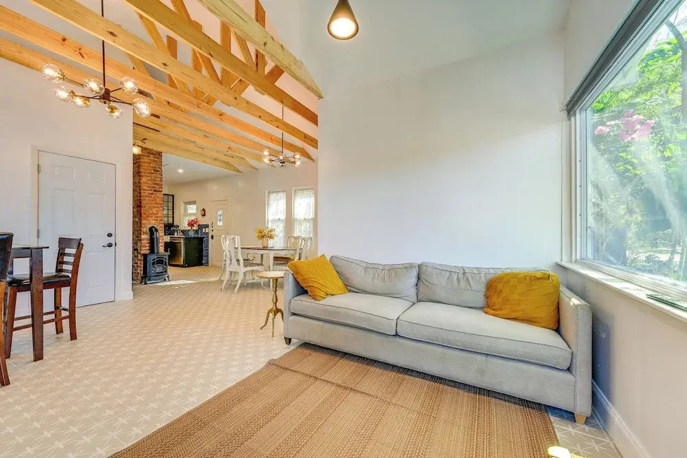 Vintage Home w/ Easy Downtown Tampa Access
