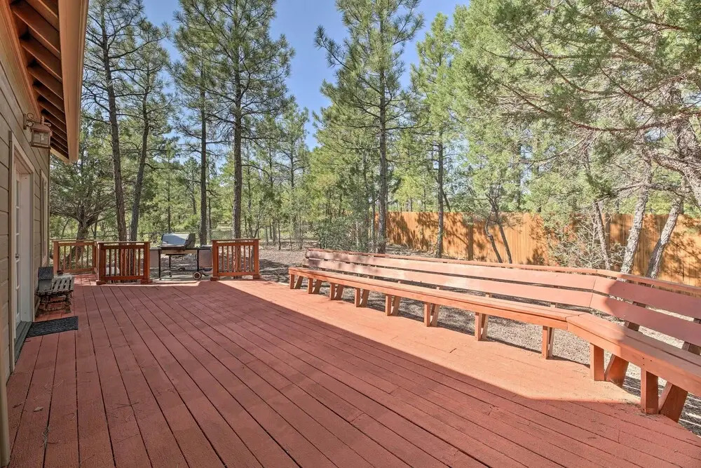 < 2 Mi to Hikes & Shops: Show Low Home w/ Deck