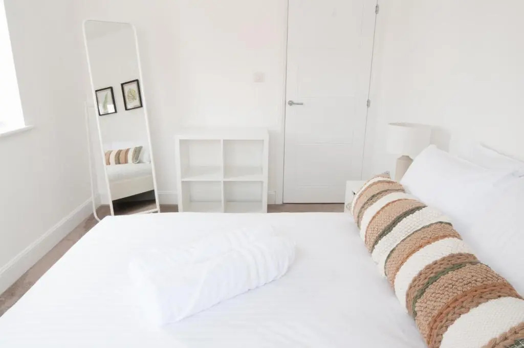 Lysander House - Modern, 4-Bed House, near Alton Towers