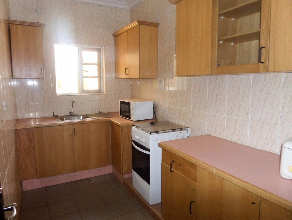Junbic Apartment and Suites