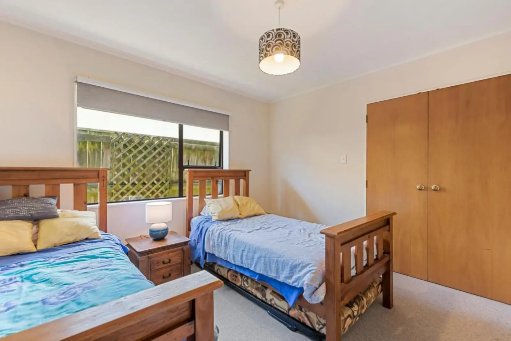 Island View Beach House - Paraparaumu Beach Home