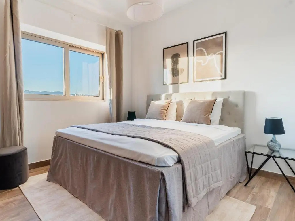 Sanders Crystal 2 Limassol