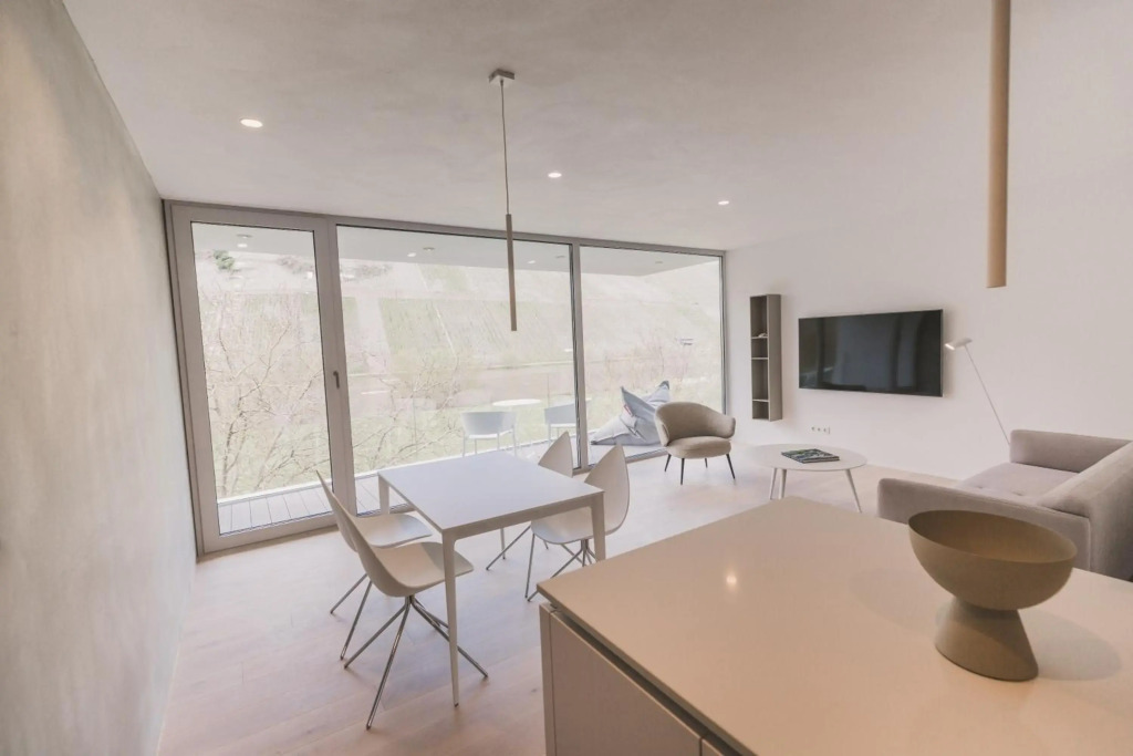 STEILLAGE - Design Moselsuiten mit Panoramablick und SPA