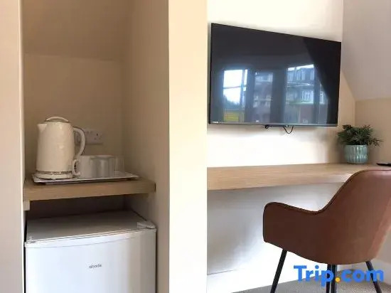 Comfortable Family Room with Double & Single Bed