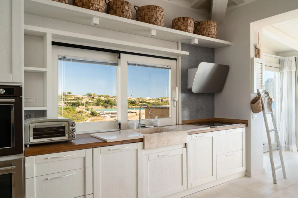 This charming one bedroom apartment is refined and elegantly furnished. It is perfect for a couple b-S'Abba Charming