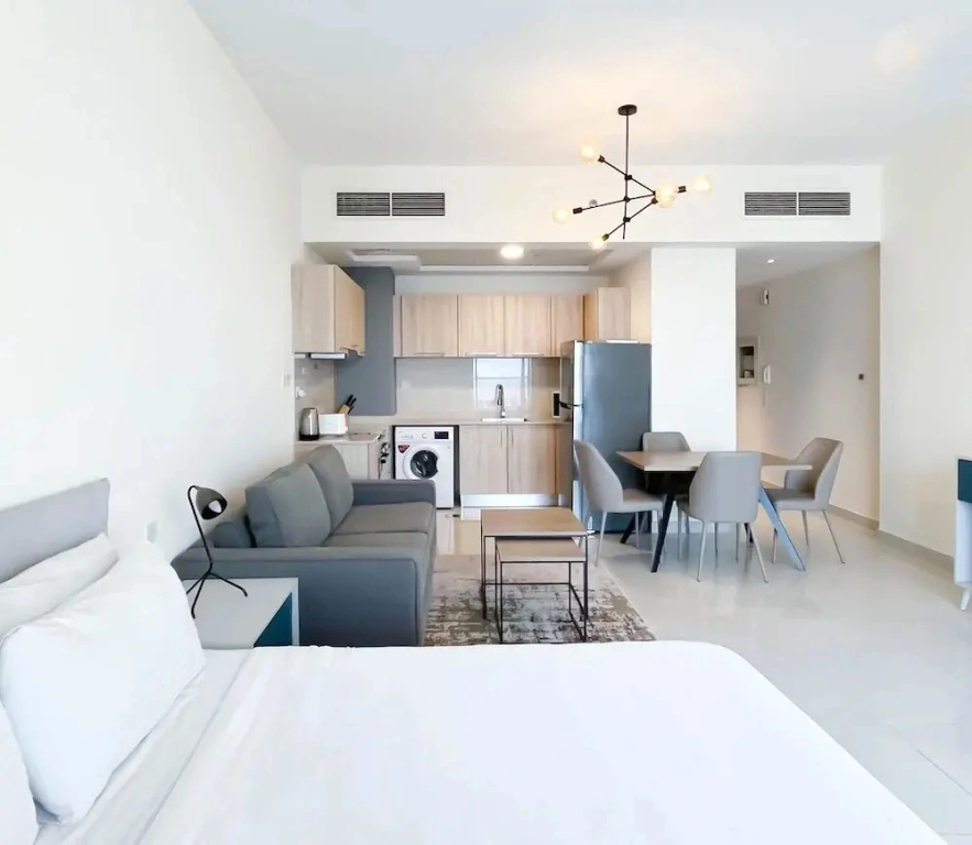 Gorgeous Studio With Balcony Business Bay
