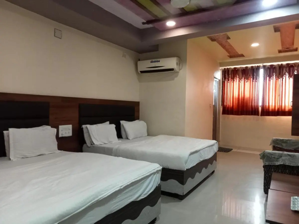 OYO Spot on  8592 Hotel Paras Palace