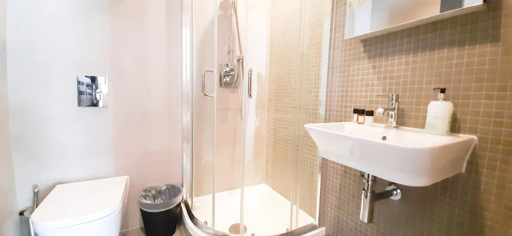 Two Bed Serviced Apt in Old Street