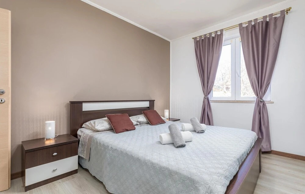 Stunning Apartment in Pilkovici With Wifi, 1 Bedrooms and Outdoor Swimming Pool