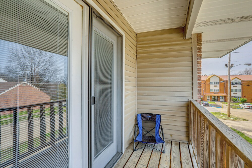 3 Mi to Town! Cozy Apartment in Poplar Bluff