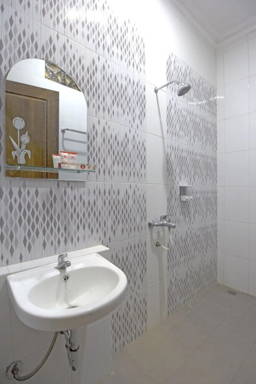 Omah Gedongkuning Syariah Homestay by OYO Rooms
