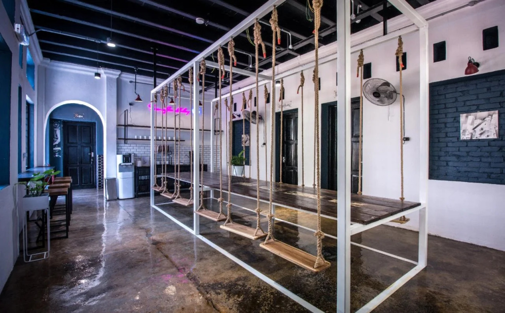 The Brownstone Hostel & Space