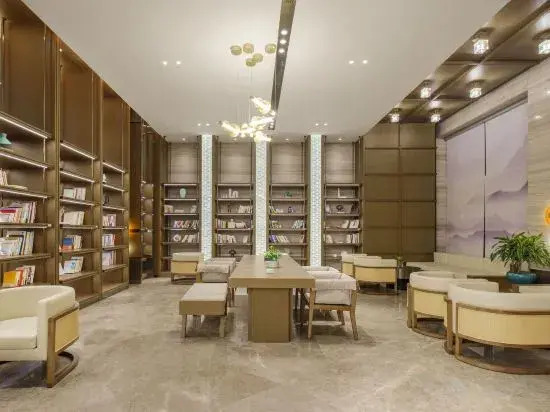 Dingxi Madison Hotel (Wanda Plaza)